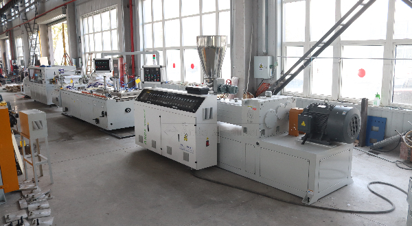 خط انتاج الواح البي في سي