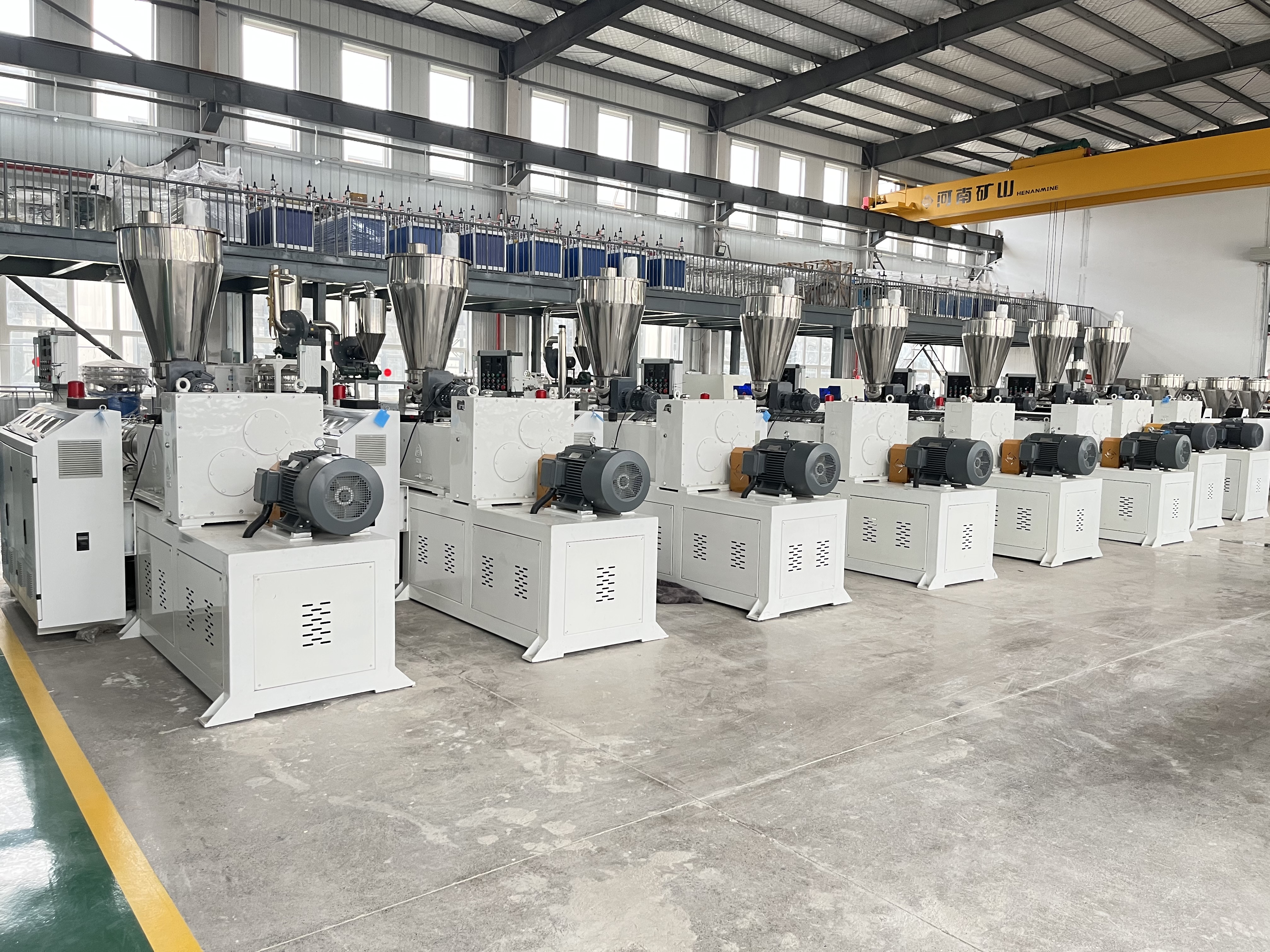 كيف تختار آلة بثق البلاستيك؟