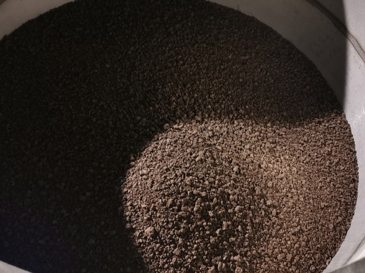 آلة التزيين WPC ، وآلات تصنيع WPC ، وجهاز ملف تعريف WPC ، وآلة بثق WPC ، وجهاز صنع التزيين WPC