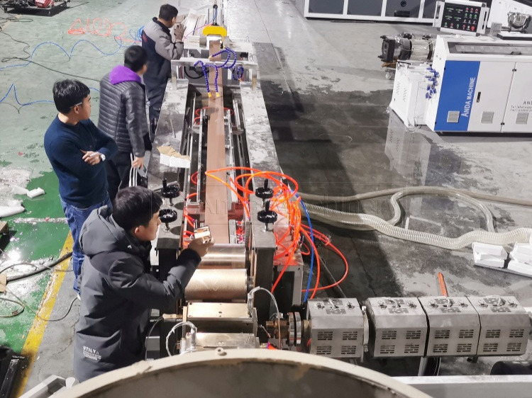 WPC خط WPC، خط بثق الملف الشخصي WPC، آلة بثق الملف الشخصي 