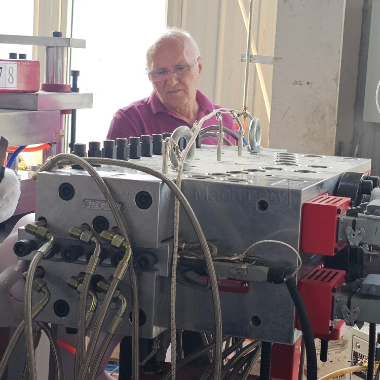 خط إنتاج ألواح الرغوة البلاستيكية