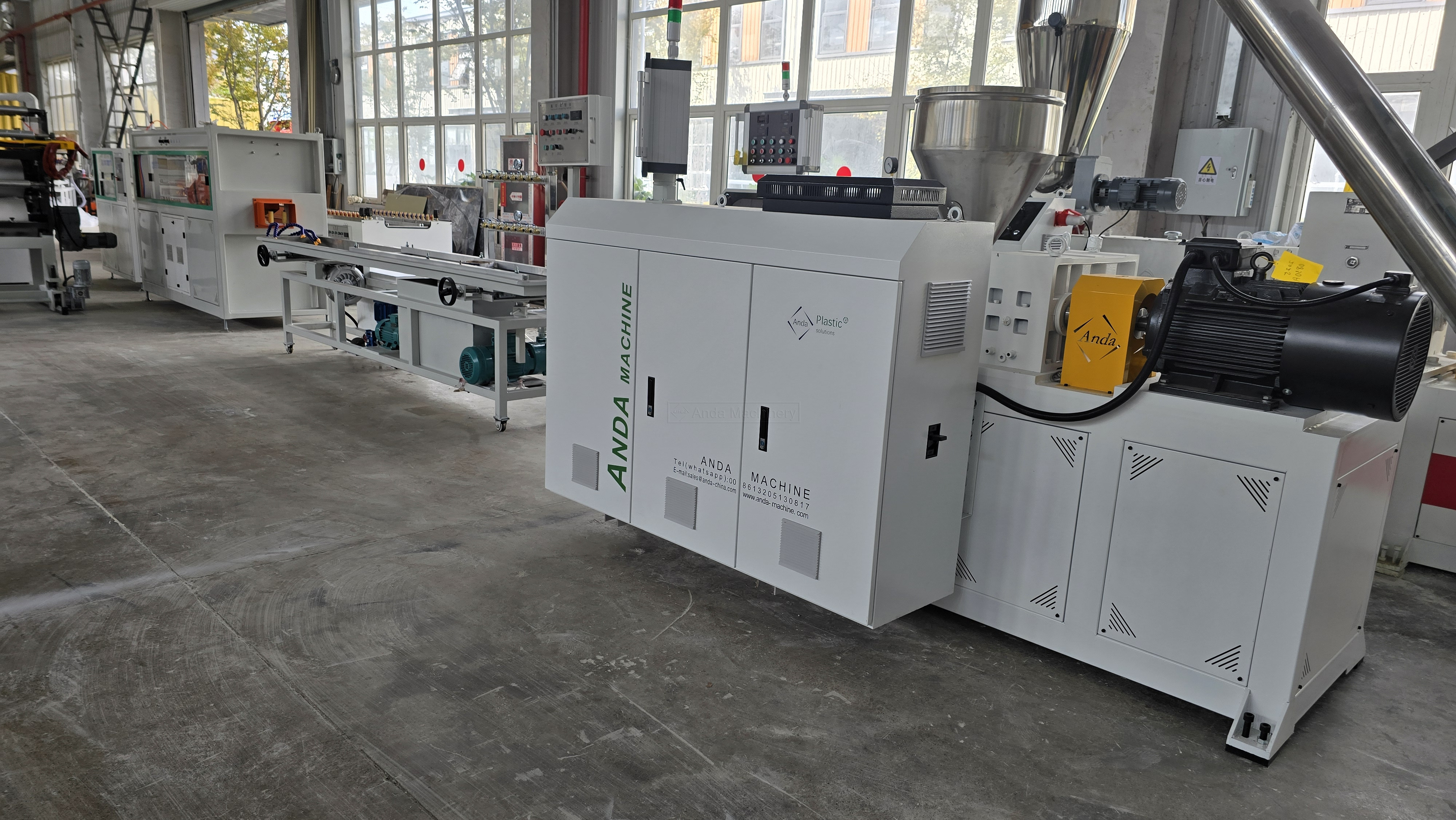 خط إنتاج علبة الكابلات البلاستيكية الصغيرة